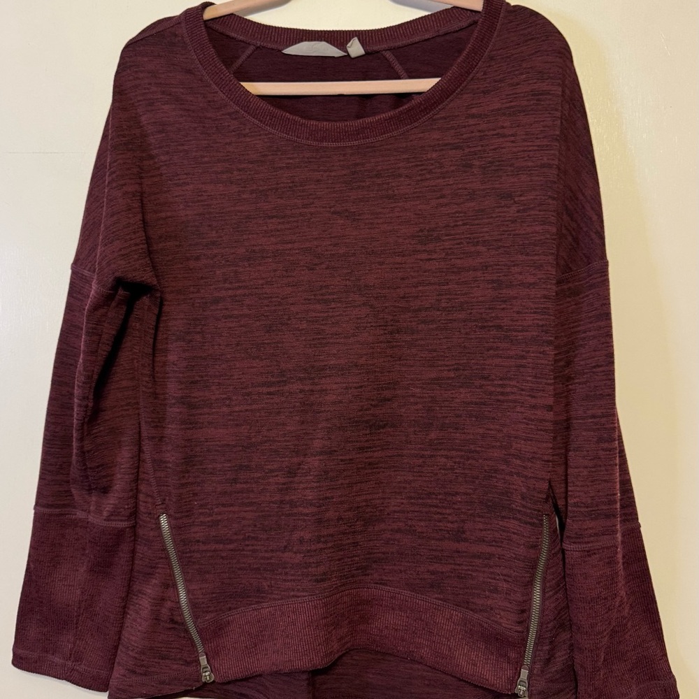 Athleta Blissful Sharkbite Sweater Heather Red Size Medium Long Sleeve